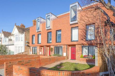 FIRST AVENUE, Chalkwell