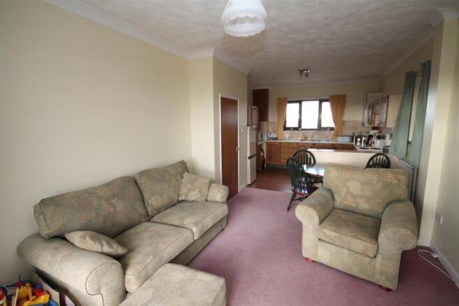 Open Plan Kitchen & 