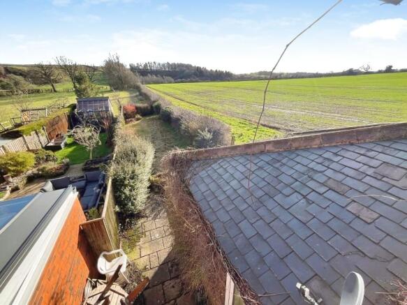 3 bed House for sale Image 11