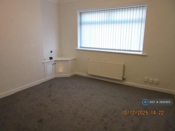 Front Room 4.1mx3.9m