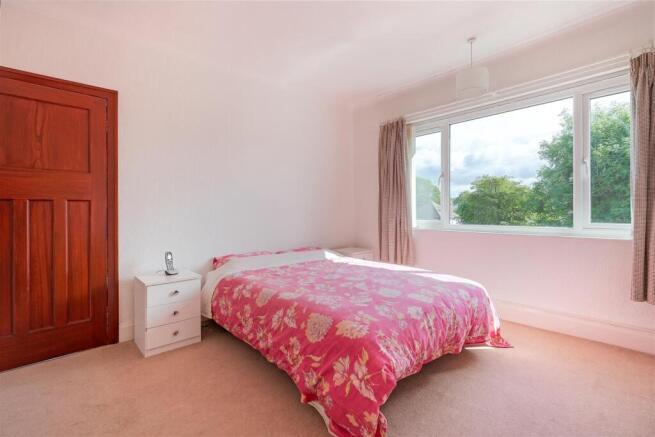 3 bed Semi-Detached for sale Image 12