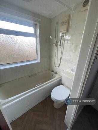 2 bed Terraced to rent Image 6