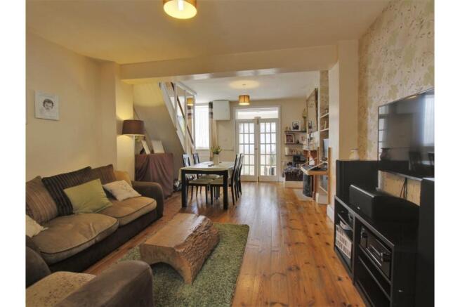 Lounge/Dining Room