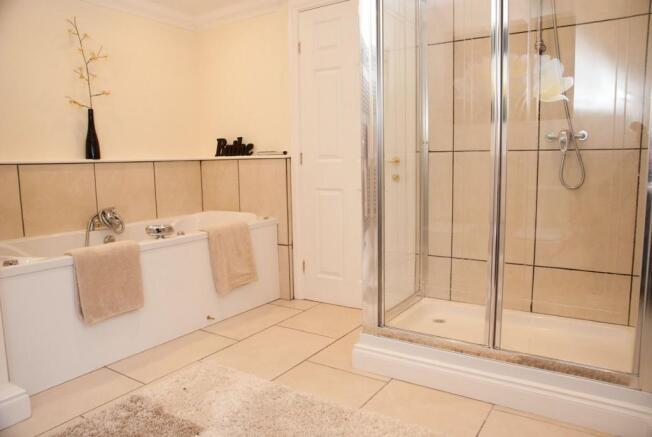 En-suite to Maste...