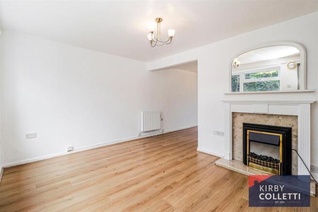 LOUNGE/DINING ROOM