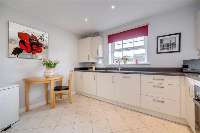 3 bed Link Detached House for sale Image 8