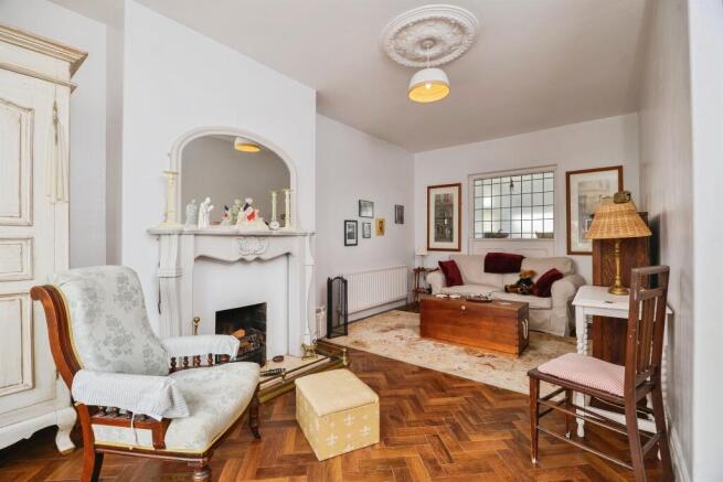 3 bed Semi-Detached for sale Image 3