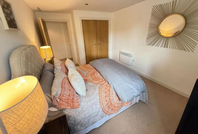 3 bed Apartment for sale Image 12