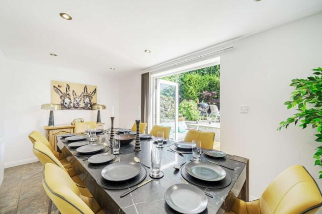 4 bed Detached for sale Image 10