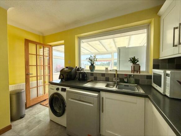 Ormesby Road, Hemsby photo 5