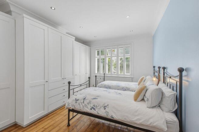 5 bed Semi-Detached for sale Image 10