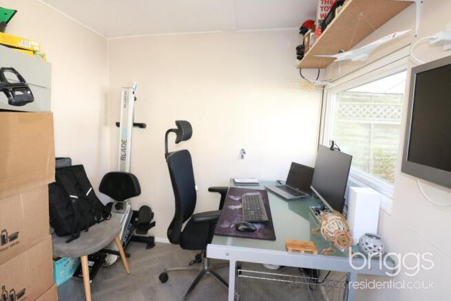 Photo 11
