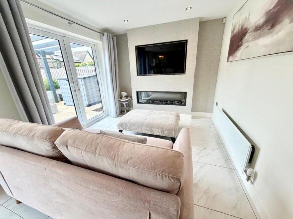 4 bed Detached for sale Image 7
