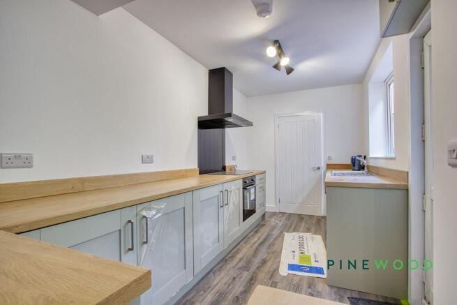 KITCHEN / DINING ROOM