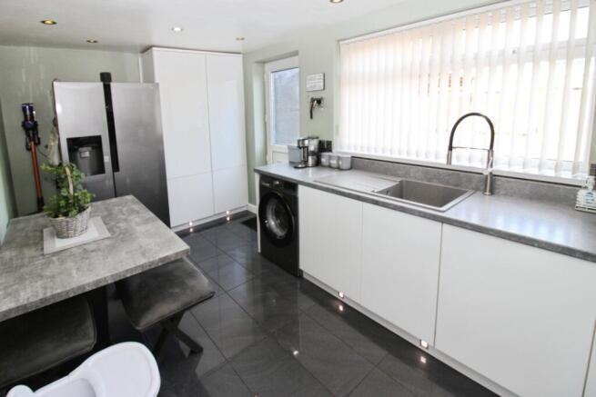 3 bed Terraced for sale Image 7