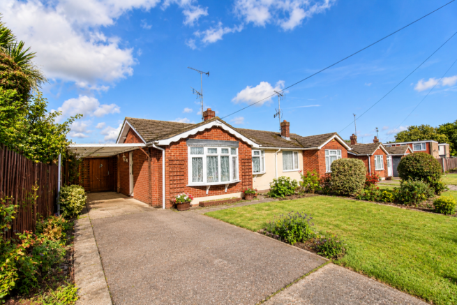 2-bed semi-detached on Rettendon Gardens, Wickford, SS11, £350,000