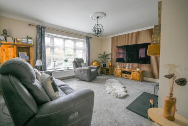 3 bed Semi-Detached for sale Image 6