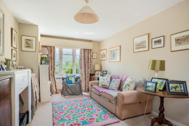 7 Strut Close 2511-2.jpg