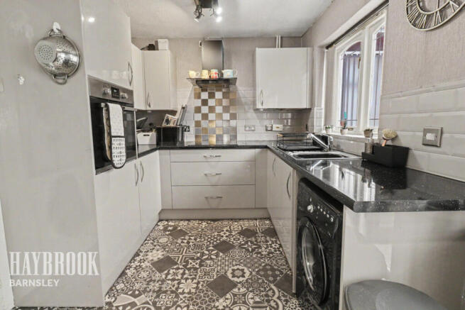 2 bed Semi-Detached for sale Image 4