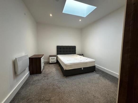 bed 16.jpg