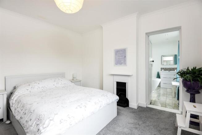 Master Bedroom.JPG