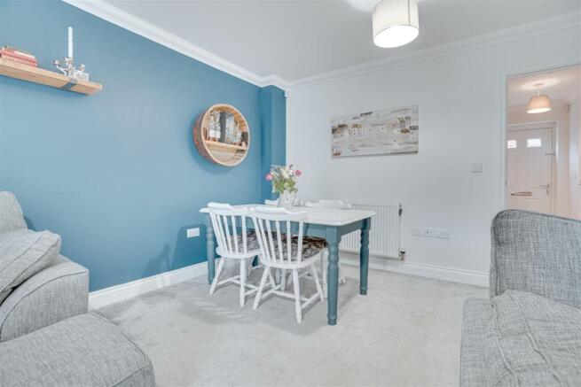 21 Ellis Gardens  Burwell-16.jpg