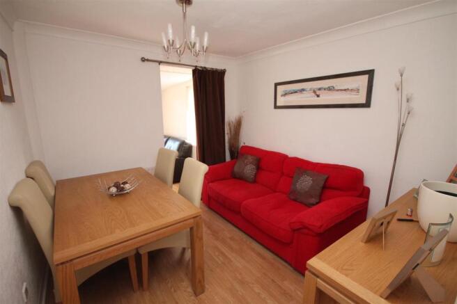 Bedroom 2/ Dining Ro