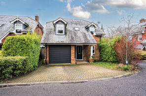 3 Squirrels Leap, Thistledown Close, Wrecclesham, Farnham GU10 4AG