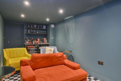Elgin Avenue, Maida Vale, London, W9
