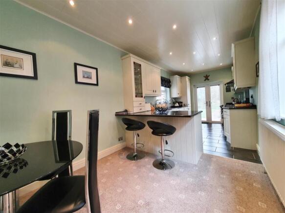 OPEN PLAN DINING KITCHEN
