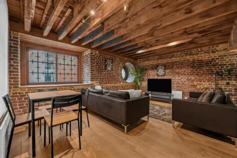 Port East Apartments, 18 Hertsmere Road, Nr Canary Wharf, London E14