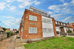 4, Crescent Court, Crescent Road, Leigh-on-sea SS9 2PY