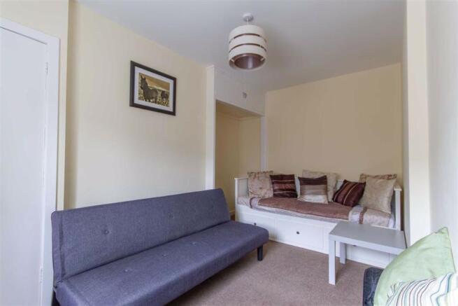 Living Room / Bedroom