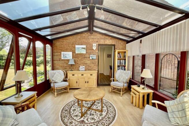 4 bed Detached for sale Image 11