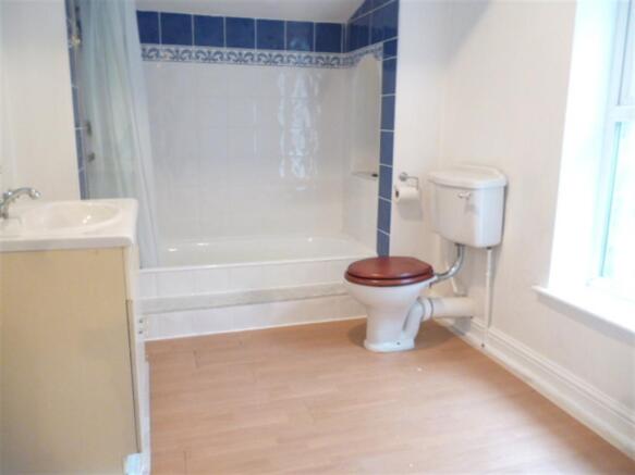 2 bed Terraced to rent Image 7