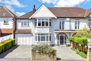 35, Kings Avenue, Woodford Green IG8 0JD