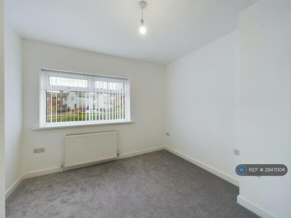3 bed Semi-Detached to rent Image 4