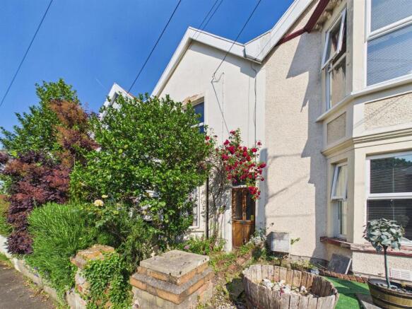 Three bed terrace for Auction, Pill (11).jpg