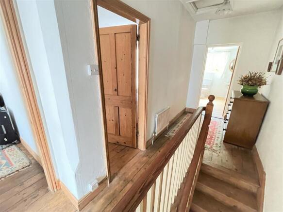 FIRST FLOOR LANDING