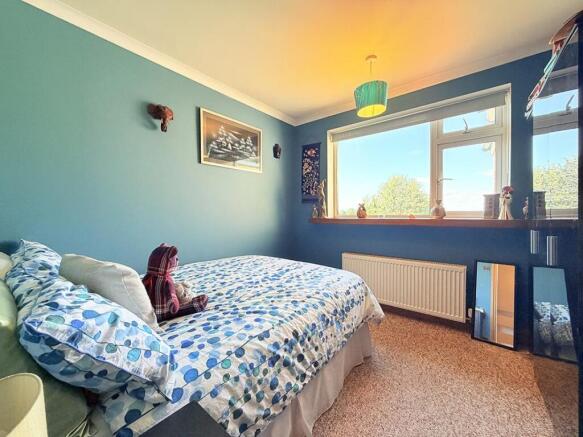 4 bed Semi-Detached for sale Image 11