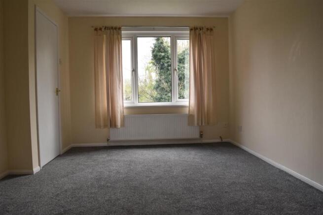 2 bed Semi-Detached to rent Image 10