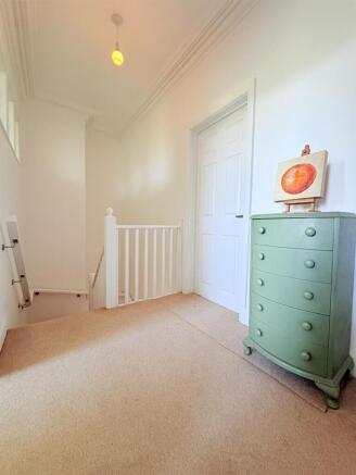 2 bed Flat for sale Image 5