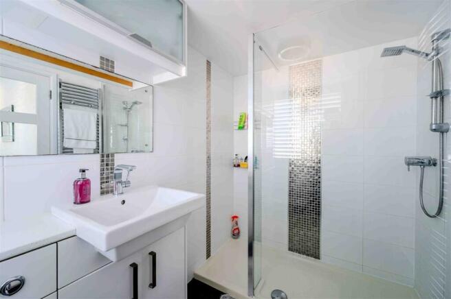 Ensuite to Master Bedroom