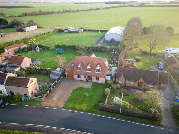 4 bed Detached for sale Image 4