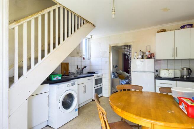 Kitchen B'fast Room