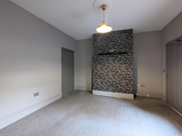 3 bed Terraced to rent Image 4