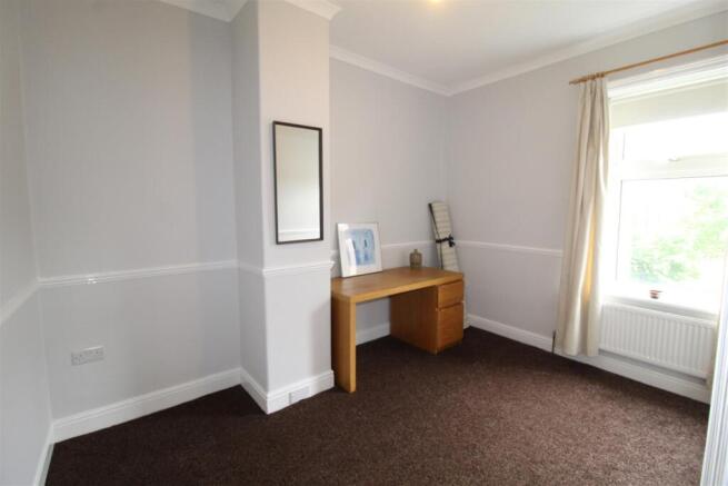 2 bed End of Terrace to rent Image 10