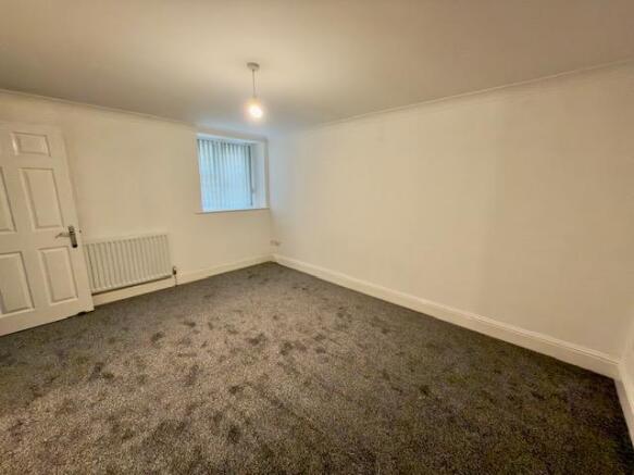 2 bed Apartment to rent Image 6
