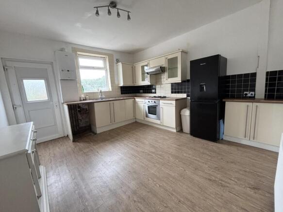 3 bed Terraced to rent Image 7