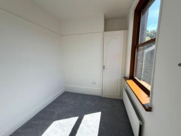 3 bed Terraced for sale Image 11